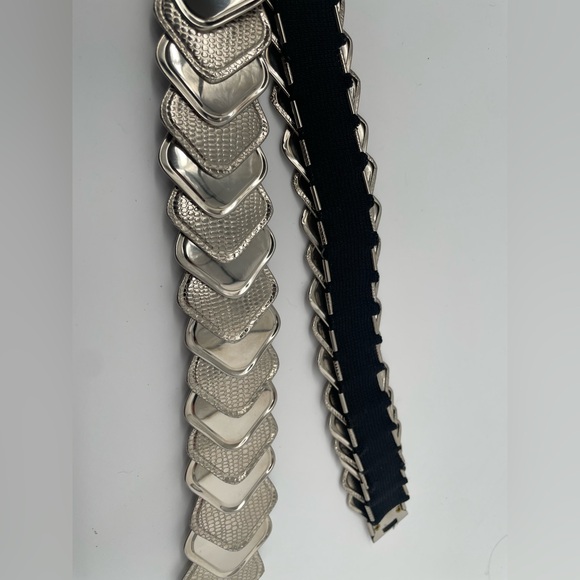 Vintage Metal Stretch Belt Layered Silver Metal Scales Western / Festival Belt - Picture 5 of 9